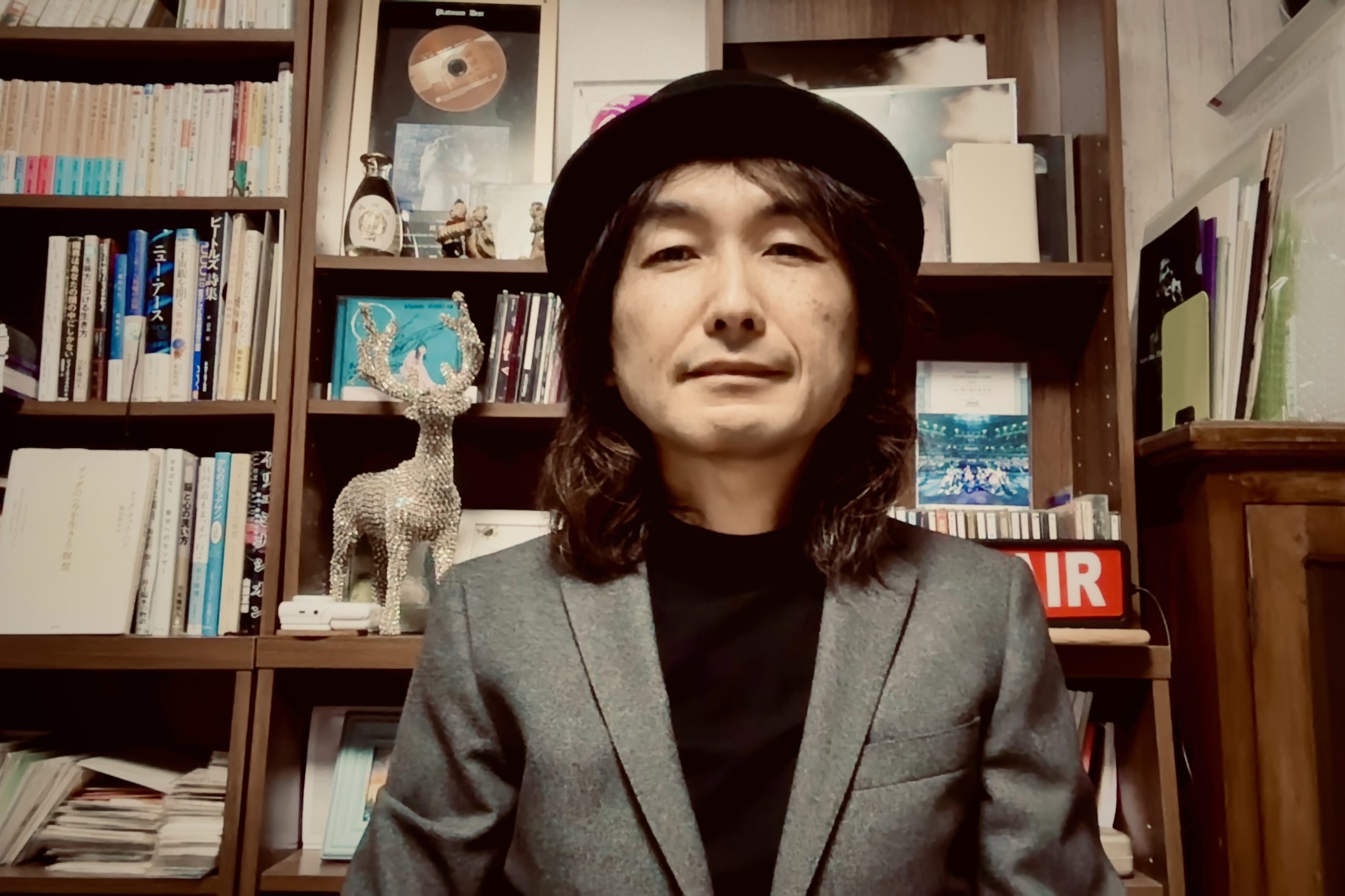 詩人　作詞家　阿閉 真琴