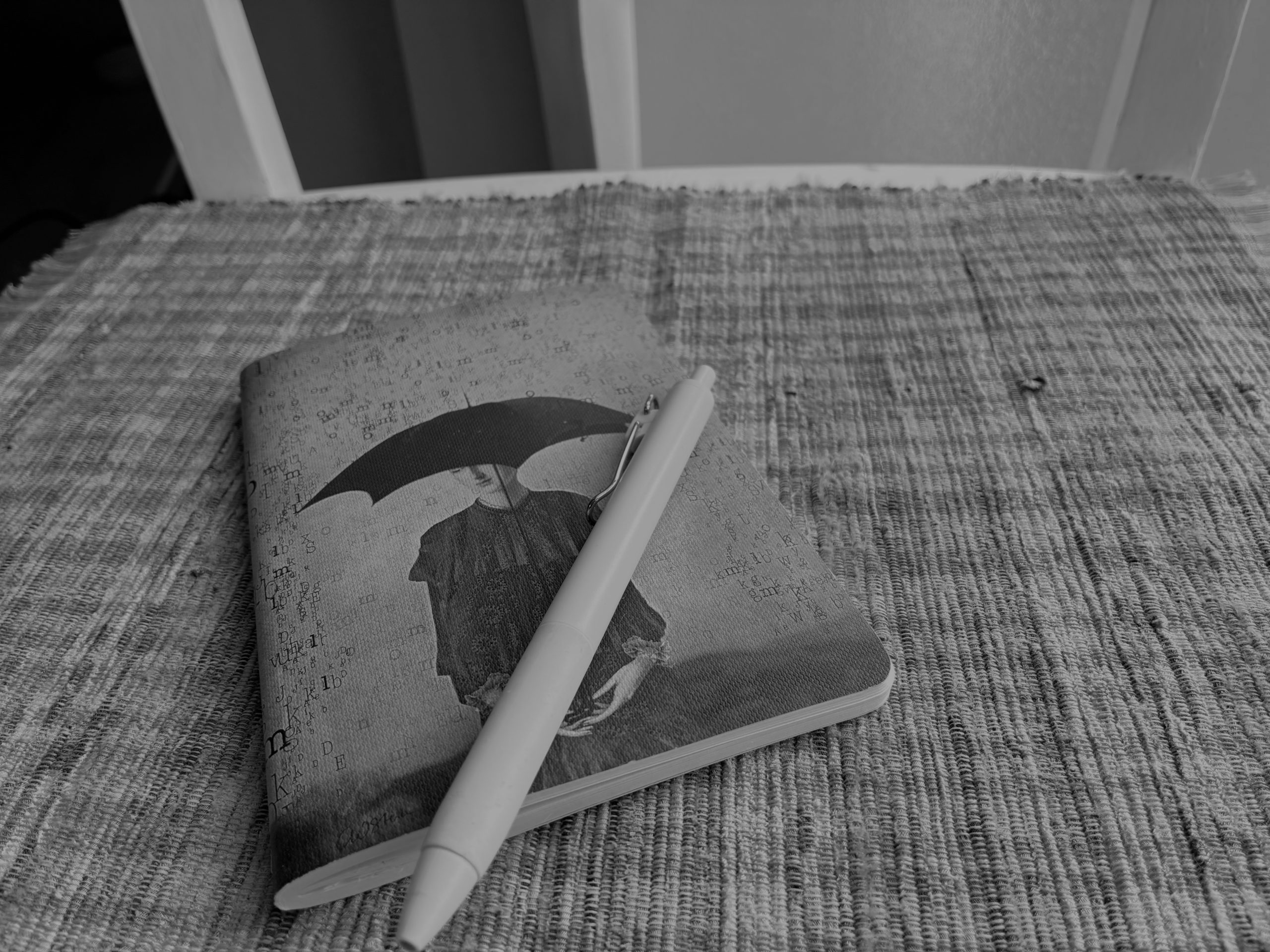 詩人　作詞家　阿閉真琴